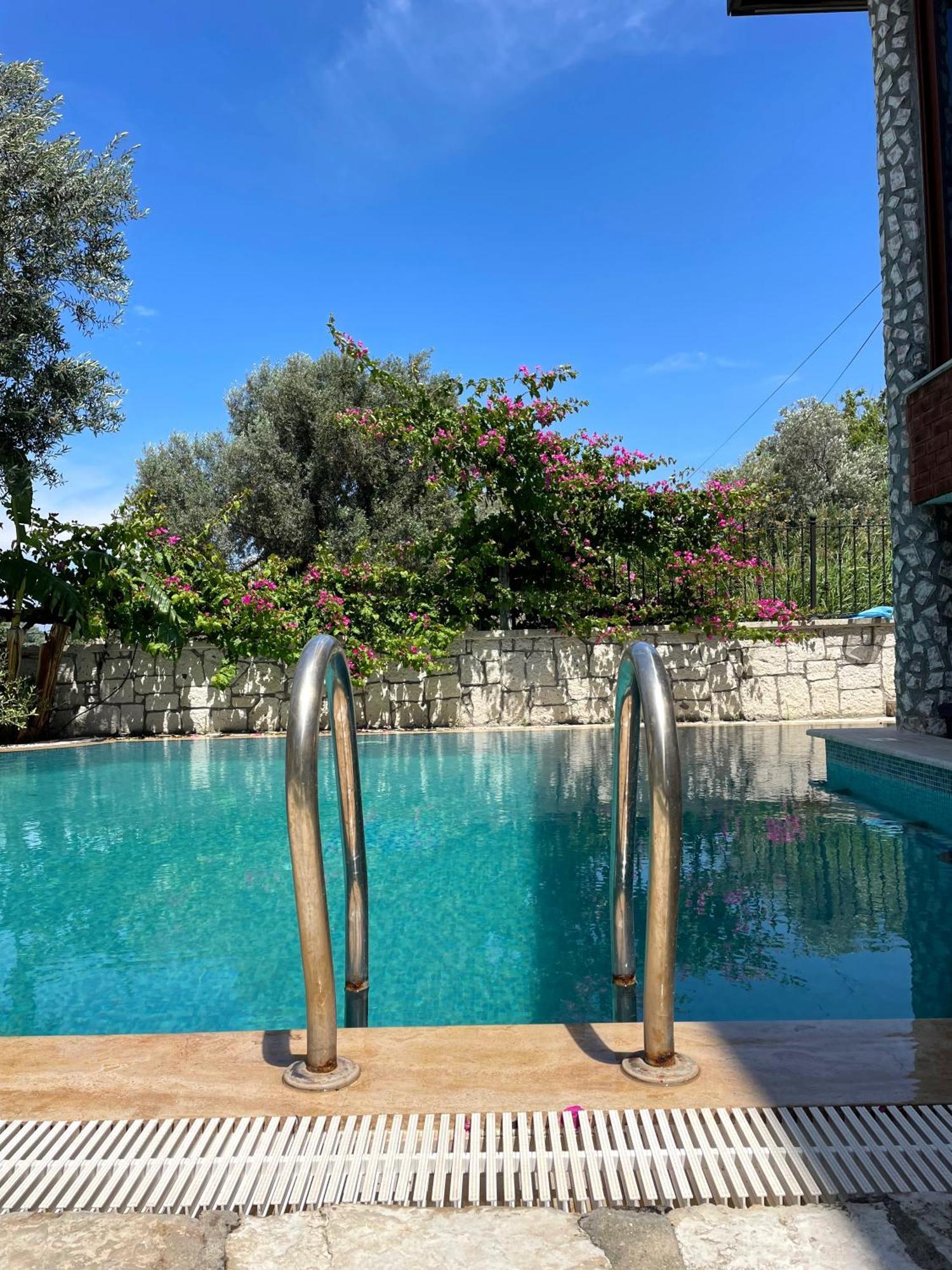 Ata Boutique Hotel Çeşme Exteriör bild