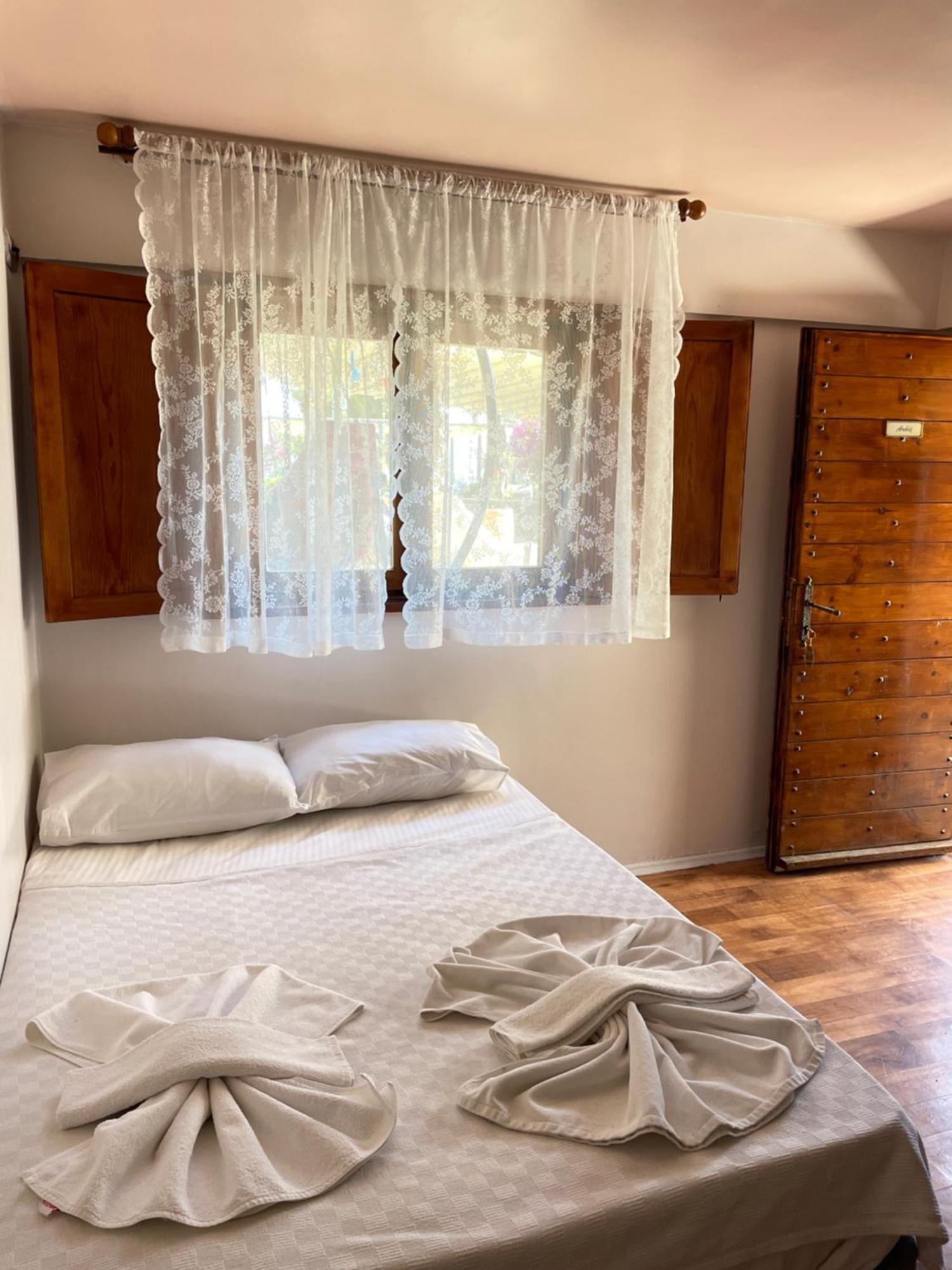 Ata Boutique Hotel Çeşme Exteriör bild